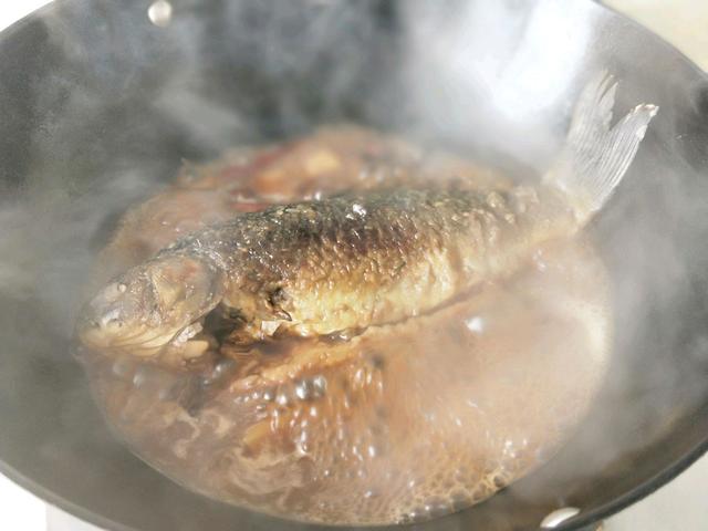 家常香辣红烧鱼，滋味浓郁超下饭，汤汁泡饭也不会腥，做法特简单