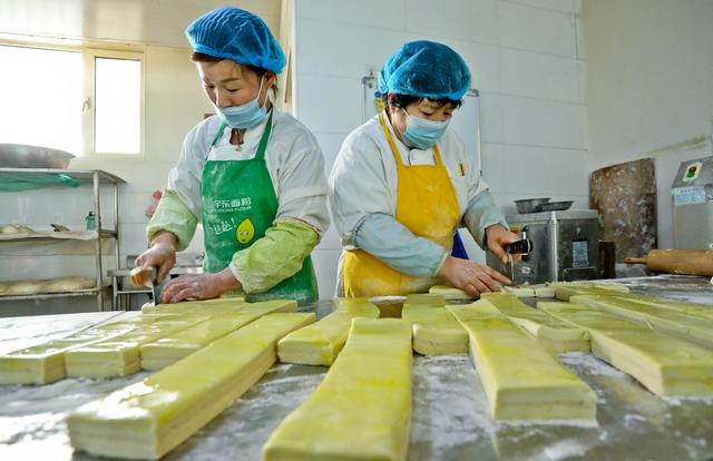 制作|甘肃山丹：炸“糖花子”迎新春