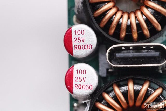 联想90W双C口氮化镓快充拆解，双口45W快充，内部设计爱了