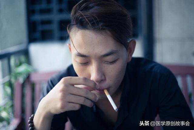 寿命短的男人，吸烟会有四个标志，若你四个都有，最好赶紧戒烟