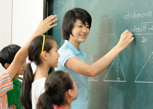 「你的育儿经」孩子是班里最不受重视的中等或中上等生?4个建议助力普娃开挂