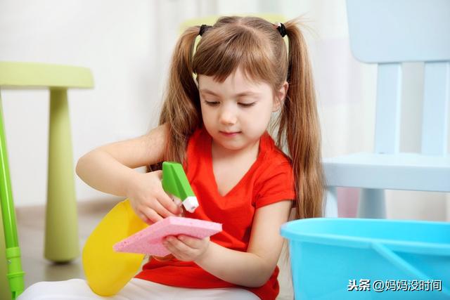 #你的育儿经#二胎家庭，以为亏欠的总是大宝？其实，父母也欠小宝一句对不起