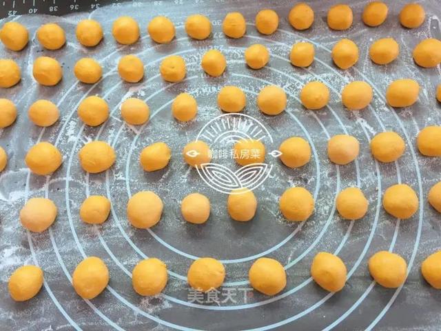 天气凉别再吃冷饮了，试试这道甜品吧！超级好吃又补气血哦