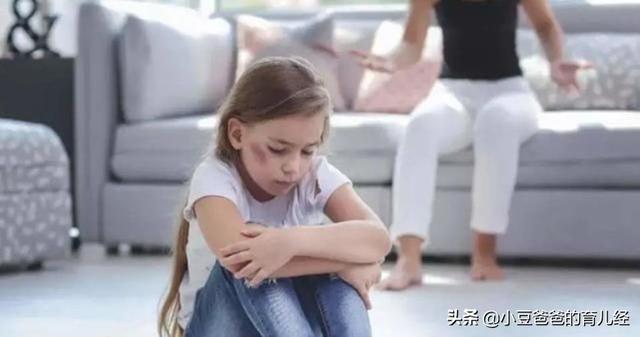 宝宝出生后家长发现“没眼睛”，爸妈慌了去检查，医生忍不住想笑