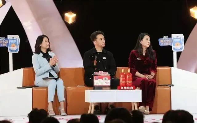 浮生|黄菡陪伴《非诚勿扰》六年，离开时孟非落泪，她现在怎么样了？