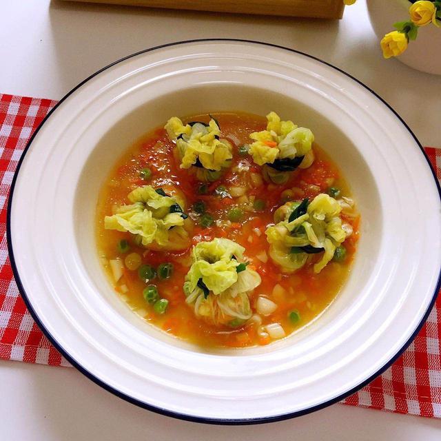 白菜不炖也不炒，换个新“花样”，不仅好吃，“颜值”还高