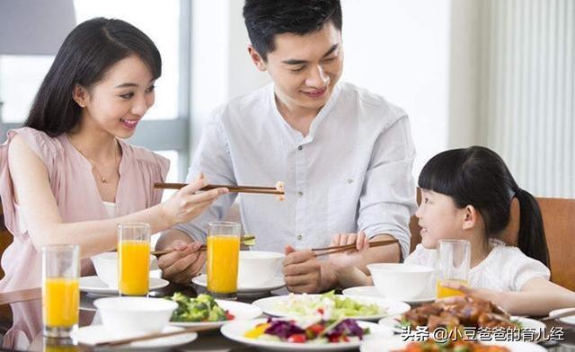 [你的育儿经]孩子吃饭有这3种表现，长大可能没有出息，妈妈赶紧帮孩子改了吧