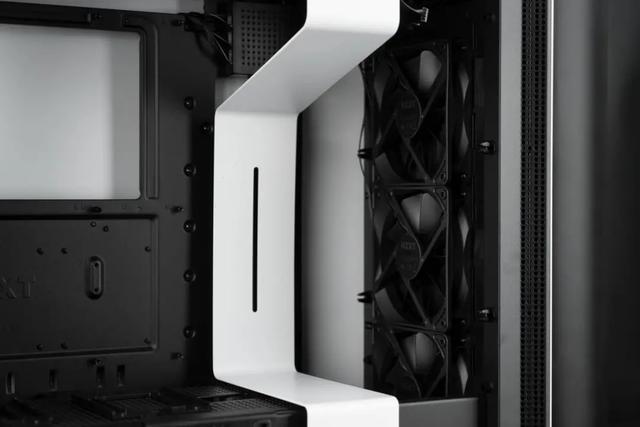 调性十足的高端科技美箱，NZXT H710i机箱评测