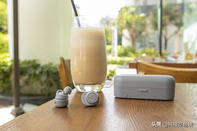 高品质真无线耳机上手，来自音频大厂的铁三角CKR7TW