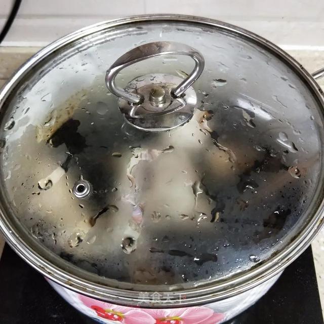 猪蹄这样做，软而不烂，肥而不腻！香糯可口，入口即化！家人超爱吃