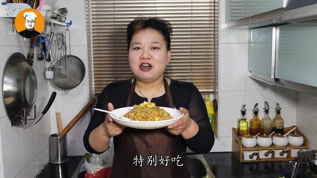 酱油炒饭怎么炒最好吃？大厨教你正确做法，米饭粒粒分明，太香了