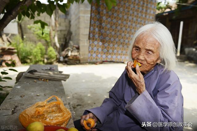 百岁老人抗癌的四个方法，多走路排在第二位，排在首位的你很少做