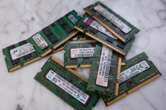 超详细Emby和Jellyfin对比！威联通TS-551：挂黑裙，转原盘如何？