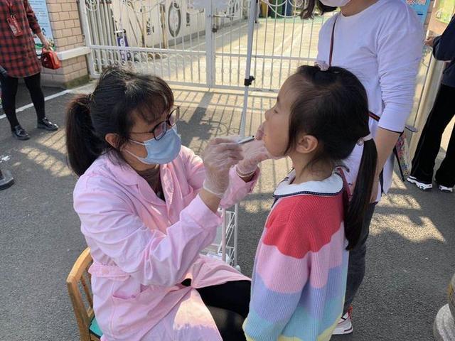 『超级宝妈』谢塘镇中心幼儿园开展疫情防控应急演练