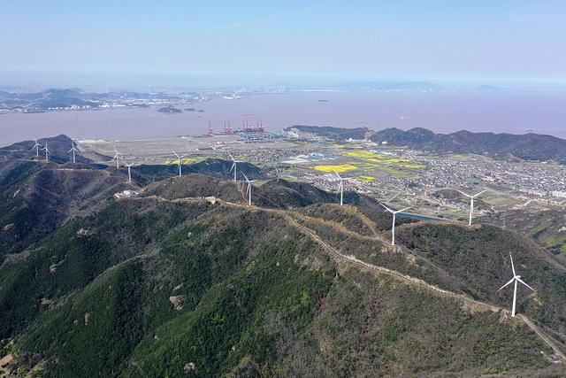 『环球网』浙江舟山：海风吹来新能源