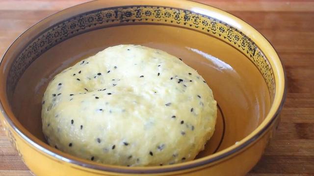 鸡蛋不再炒着吃，教你1个好吃做法，5分钟出锅，比油条还好吃