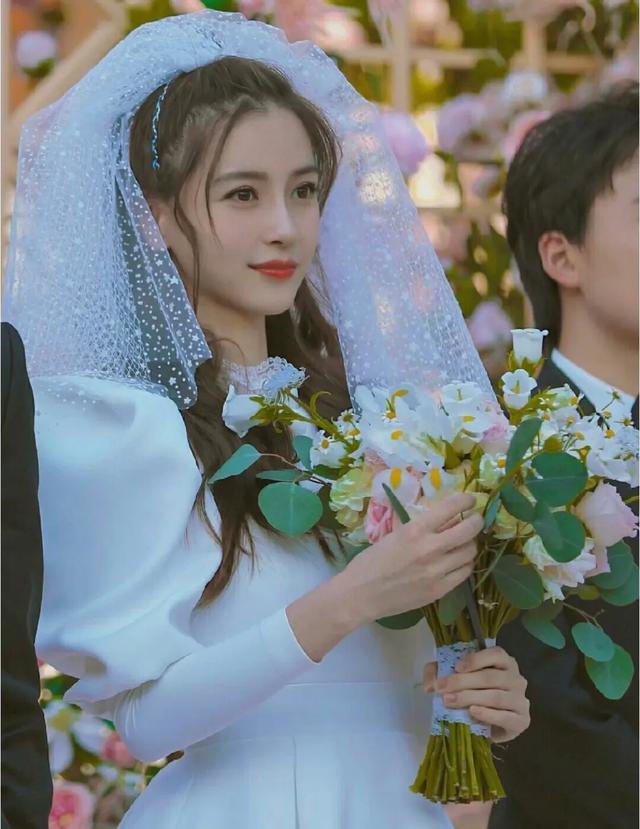 萌萌的小丸子|来啦来啦，美轮美奂的angelababy!