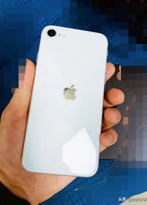 「太平洋电脑网」疑似iPhone 9后面板谍照曝光：神似iPhone 8