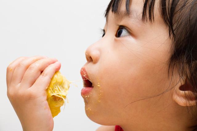 你的育儿经■劝告家长：3种水果堪称“健康杀手”，让娃积食又脾虚，少给娃吃