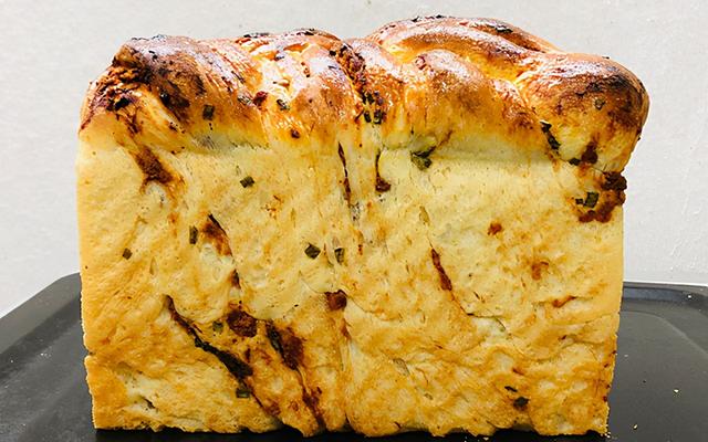 入冬后我常做它，肉松手撕面包，柔软拉丝，早餐吃的饱暖和精神足