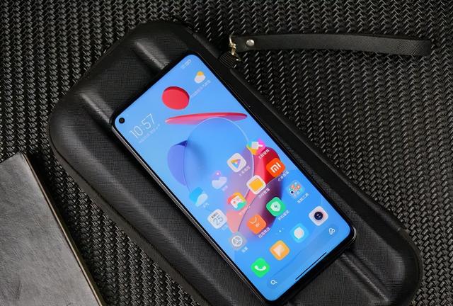 小米雷军：红米K30S至尊版对比iPhone11参数全胜