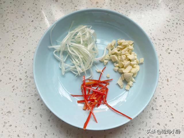 天冷了孩子迷上吃鱼，不腌渍不红烧，上锅蒸一蒸，美味健康不上火