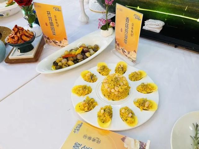 张江|五星级酒店水准、一餐蟹味饭只卖12元，来看看“别人家的食堂”