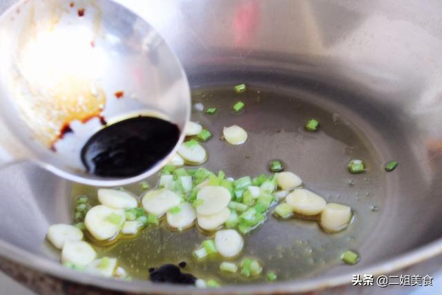 香菇炒油菜，先炒香菇还是先炒油菜？教您正确做法，鲜嫩还好吃