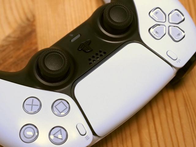 PlayStation 5主机外观快速看，简约设计的散热概念