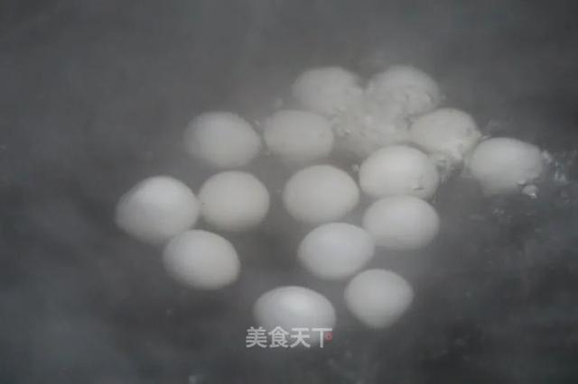 天气凉别再吃冷饮了，试试这道甜品吧！超级好吃又补气血哦