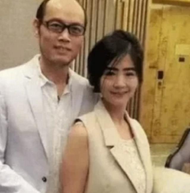 淡雅芳香|30岁小伙相亲节目中，一眼相中50岁大妈不顾一切要结婚，如今怎样