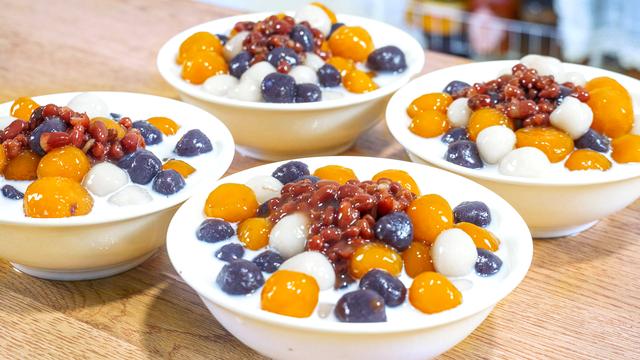 纯手工芋圆，双手一搓，简单几步就做好，Q弹爽滑，放3个月不坏