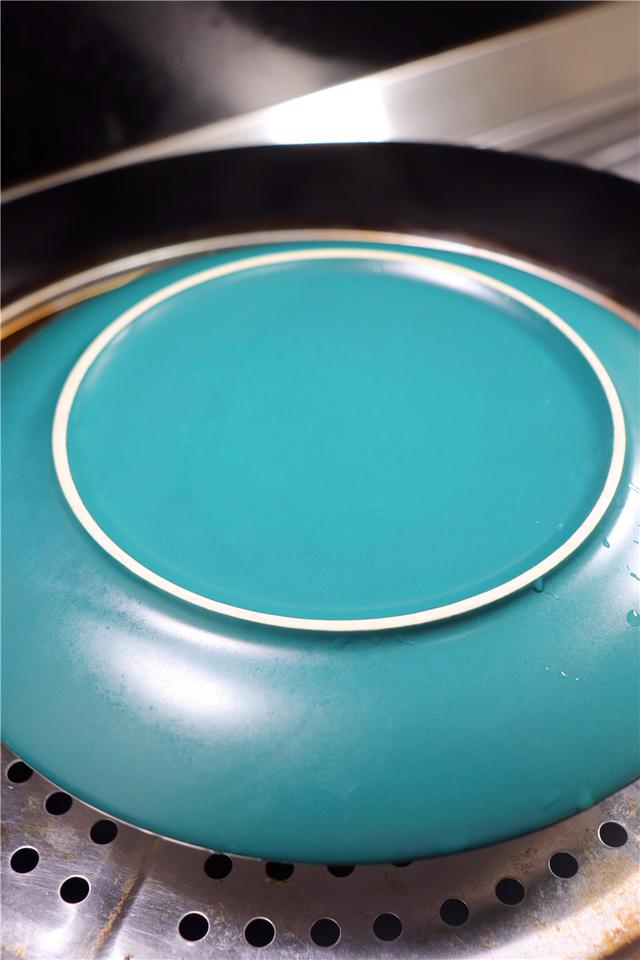 蒸鸡蛋羹时，加“它”不加水，口感比豆腐脑嫩，营养还翻倍