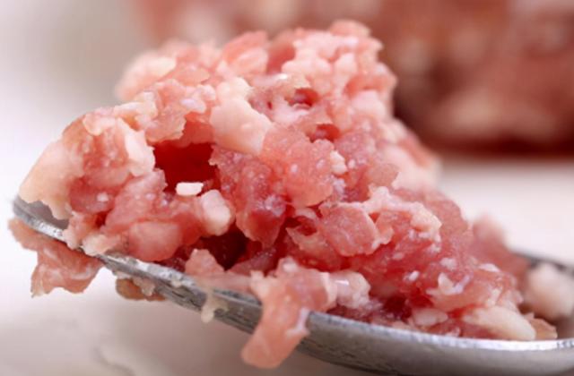 做羊肉馅饺子，牢记3个小技巧，饺子肉香十足，不怕膻味大