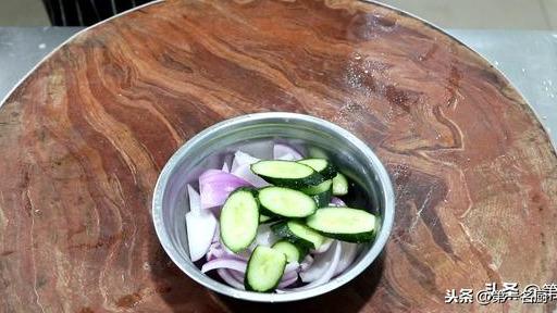 豆瓣酱|大厨教你麻辣香锅的家常做法，荤素搭配要啥有啥，香辣十足又营养