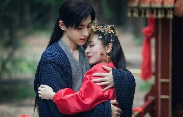 fun娱乐▲杨紫邓伦《香蜜》之后再度合体拍广告,杨紫妆容却被指cos刘亦菲