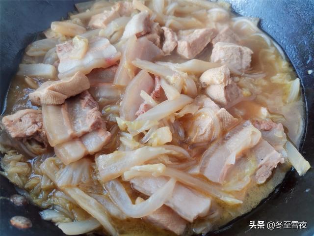 东北冬季特色家常炖菜，白菜和豆腐这样做，南方人很少吃过