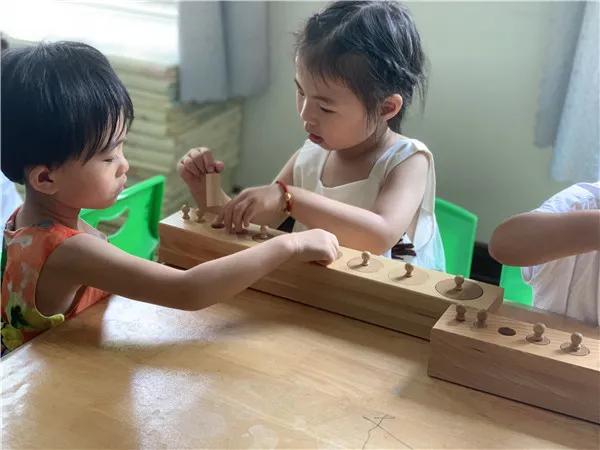 齐鲁东营资讯|亲亲宝贝欢迎“回家”——广饶街道中心幼儿园的开园第一天