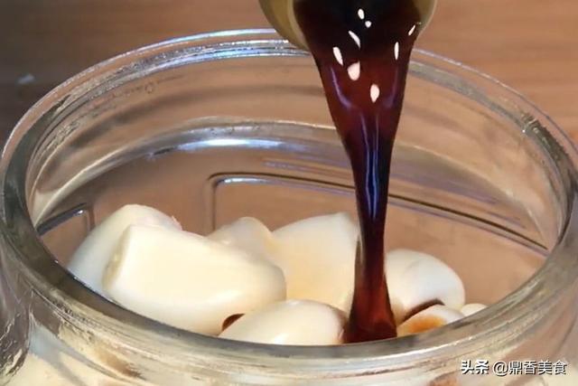 腌腊八蒜，牢记3放3不放，大蒜粒粒碧绿，汤汁酸甜，脆爽可口