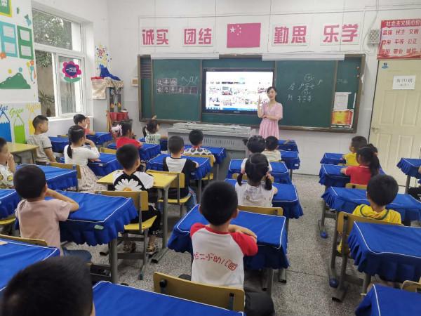 乖小孩|迎江区华中路二小幼儿园开展“小学零距离，成长乐无限”幼小衔接活动