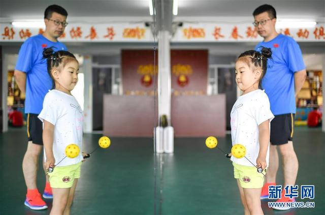 光明网|跳绳吧!爸爸