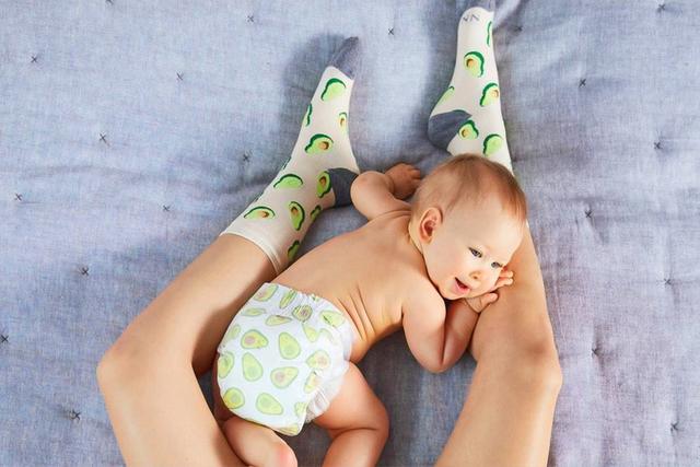 开心大家庭|当宝宝发出这些信号，证明需要给孩子断夜奶了，宝妈不要此刻心软