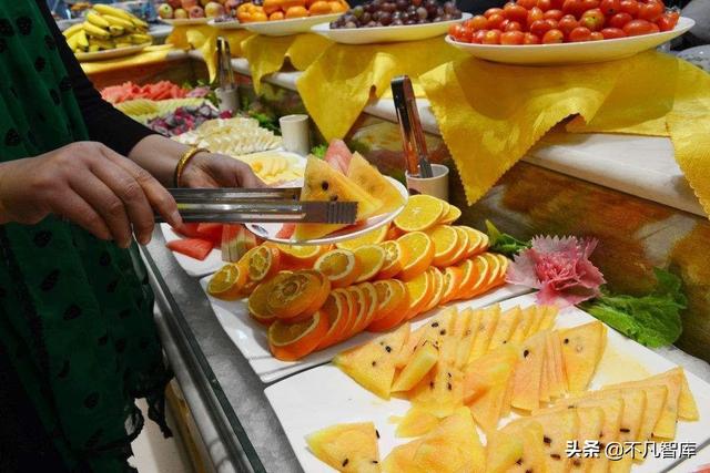 自助餐4种“看不见的贵菜”，看着不起眼，你吃得越少老板越高兴