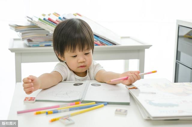 【超级宝妈】孩子不写作业？家长这么做，孩子每天主动写作业，值得收藏