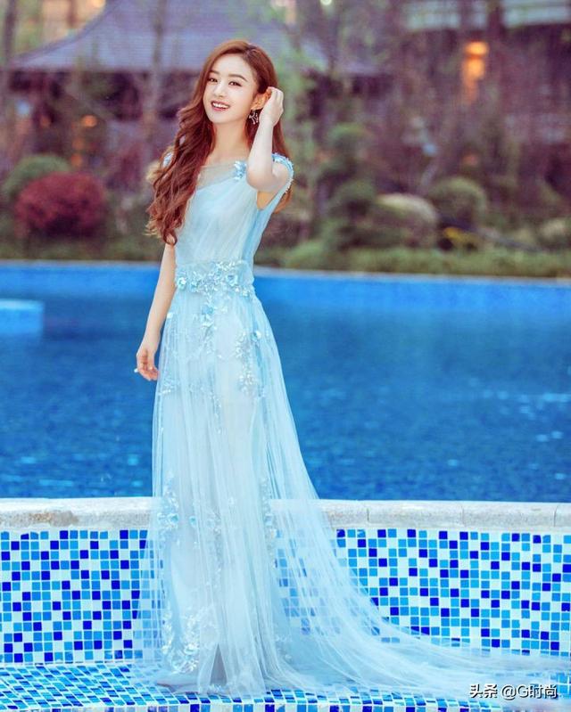 白衬杉格子梦|赵丽颖的腰线太美了,一袭水湖蓝露腰裙,尽显身材线条曼妙