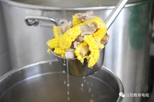 超级宝妈▲吃饭饭 我们是认真的