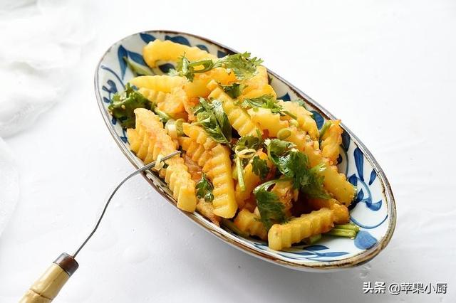 土豆|一块钱的土豆，切一切，煎一煎，加点料拌起来，原来这么好吃