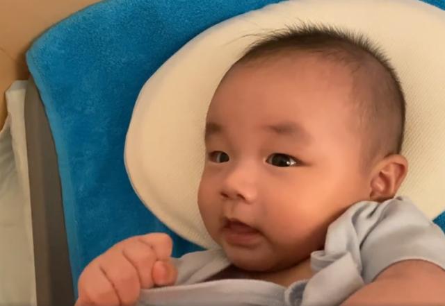 fun娱乐|古巨基获四个月儿子英文表白我爱你,热泪盈眶,父子对视超温馨