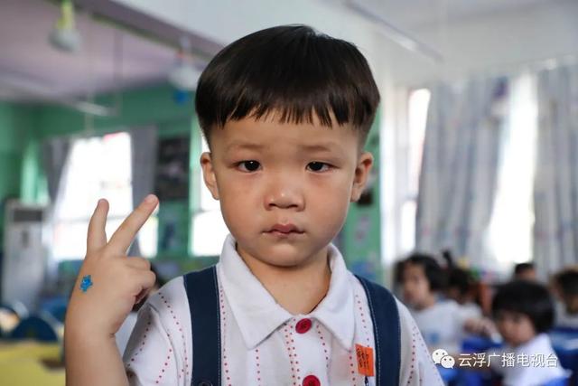 晴空蓝兮|小小小神兽回笼！张张都是表情包，画风“哈哈哈哈哈”