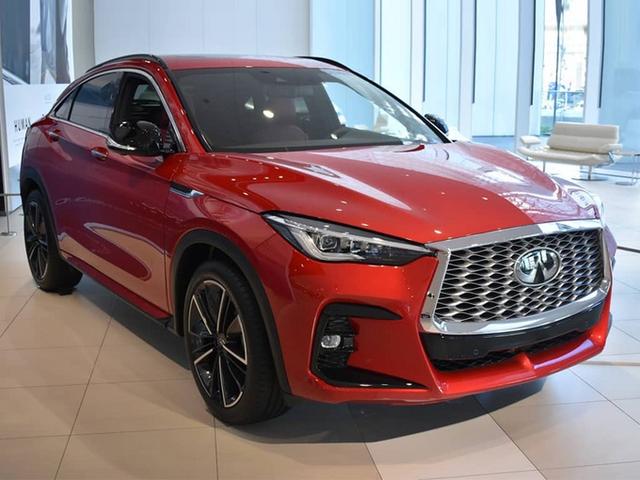 英菲尼迪“QX50轿跑版”实拍！搭2.0T+CVT，配QX80同款分体屏幕